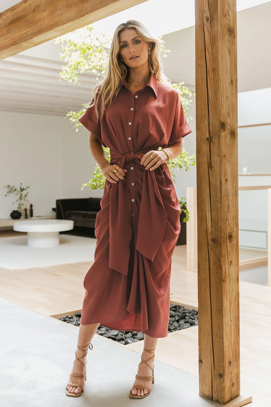 Brynlee Ruched Dress In Clay - Image 5