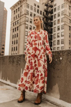 Jayla Floral Chiffon Dress In Cream