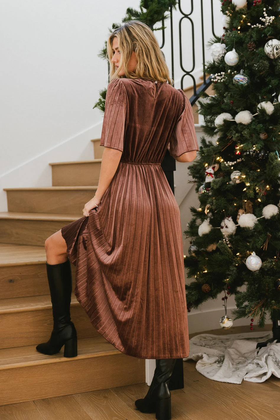 Evie Velvet Midi Dress In Mauve - Image 4