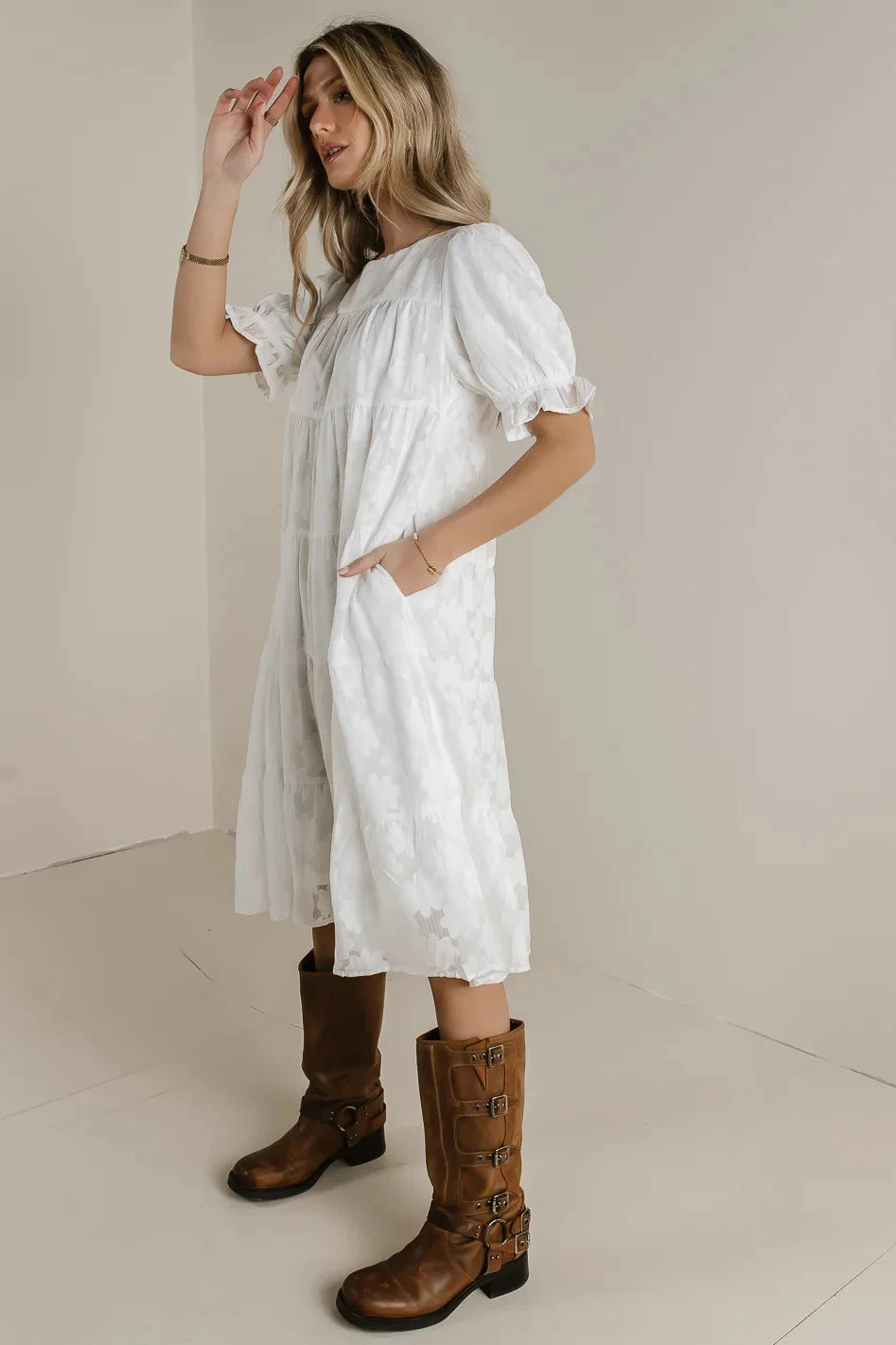 Karli Tiered Midi Dress In White - Image 3